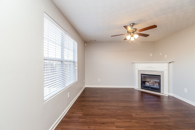 Foto del edificio - 5295 Tussahaw Crossing