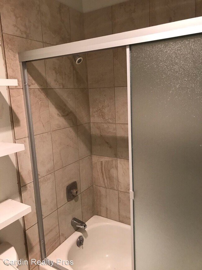 Foto del edificio - 1 br, 1 bath House - 2366 Roundhouse Rd