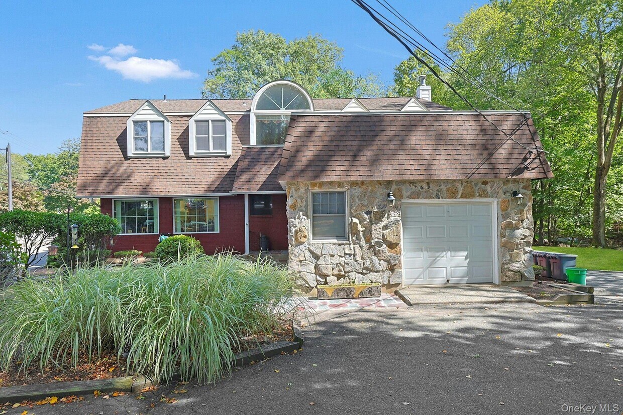 Foto principal - 99 New Hempstead Rd