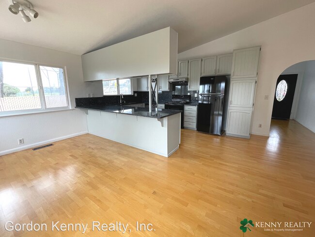 Building Photo - 3 br, 2 bath House - 210 Monterey Road