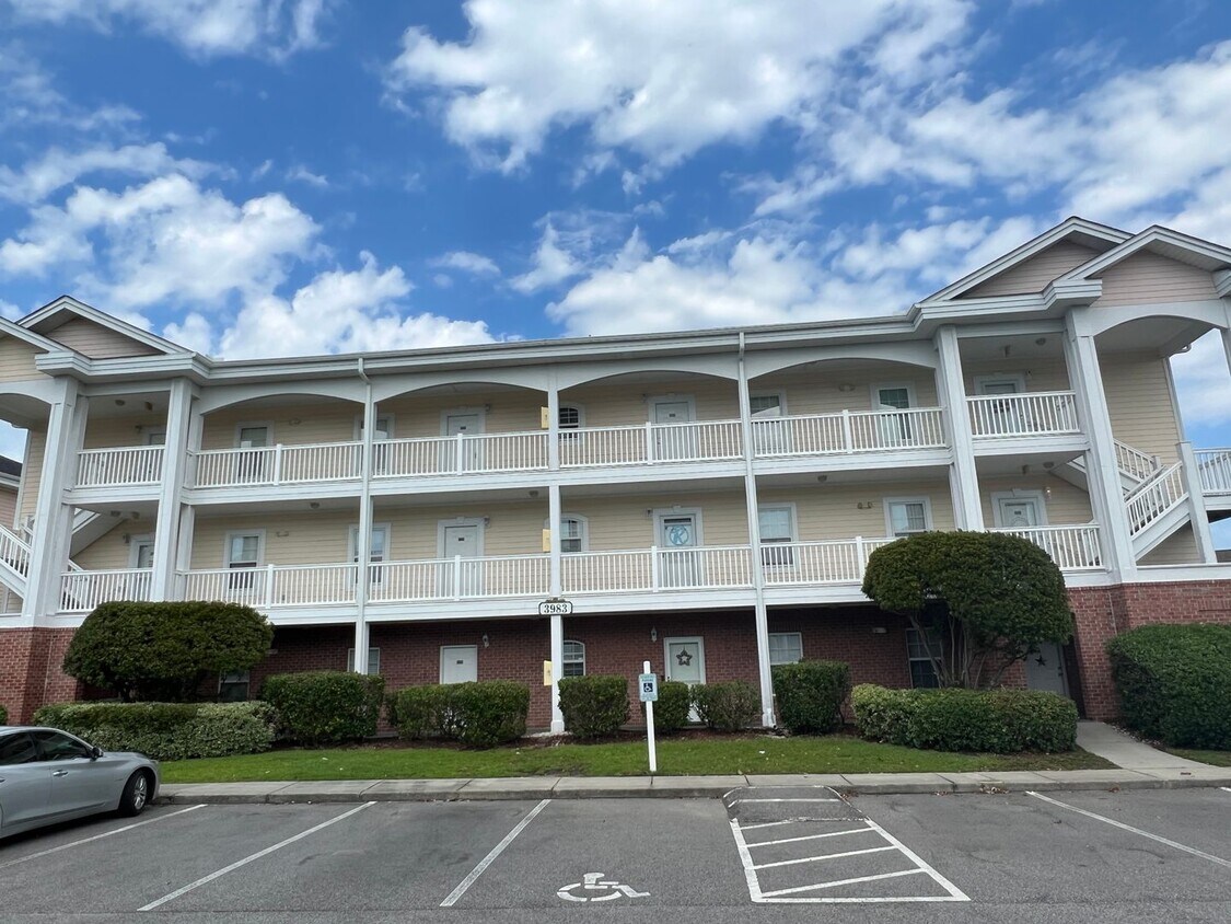 Foto principal - Beautifully Furnished 2 Bedroom, 2 Bath Co...