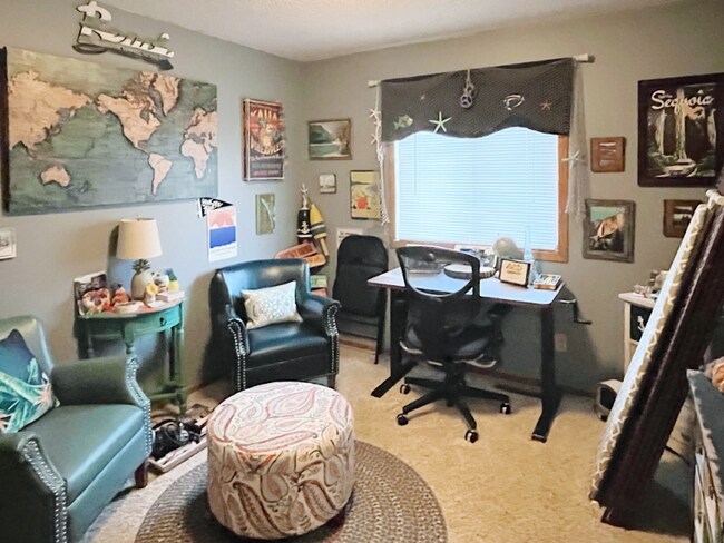 Building Photo - 11113 Edgewood Cir N