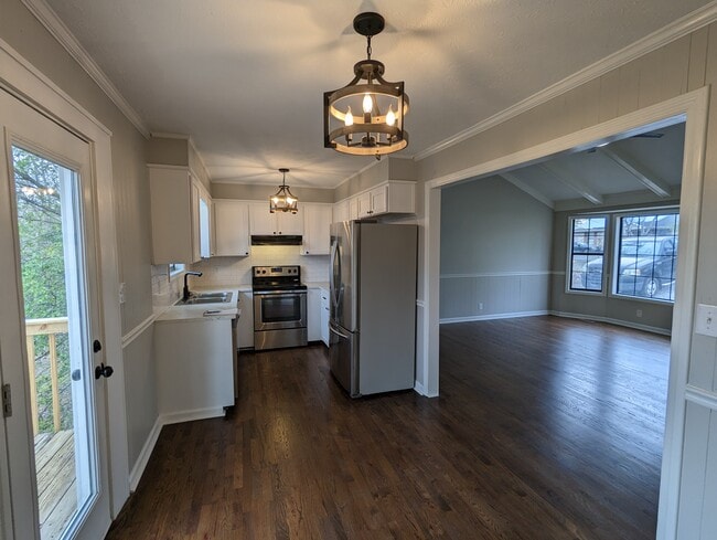 Building Photo - 1826 Winding Way Dr