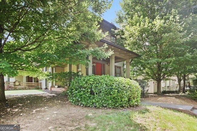 Foto del edificio - 519 N Highland Ave NE