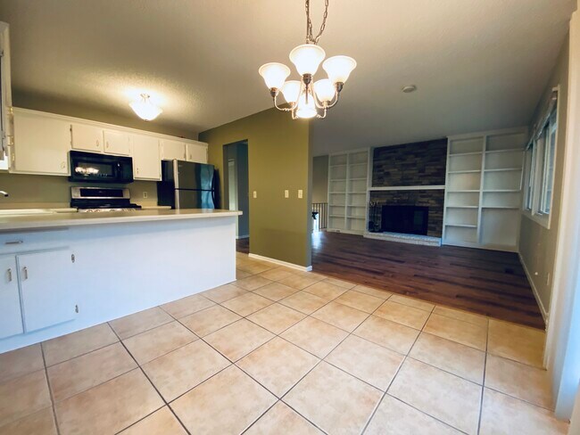 Building Photo - 2497 Copper Cliff Trail