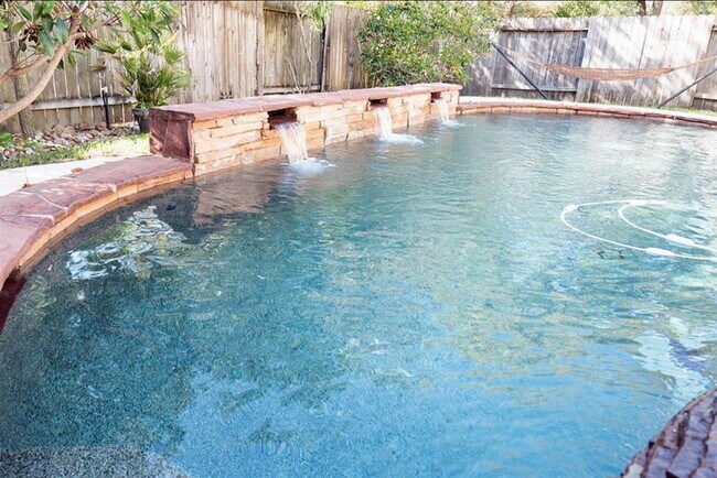 Foto del edificio - 102 N Queenscliff Cir