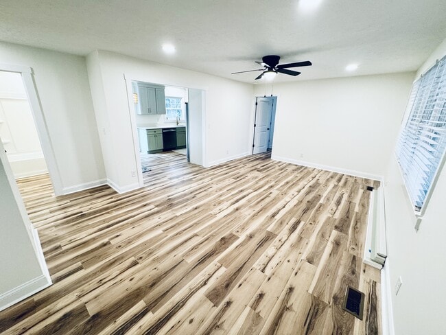 Foto del edificio - 2689 Fowler School Rd