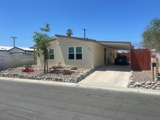 Building Photo - 32373 Chiricahua Dr