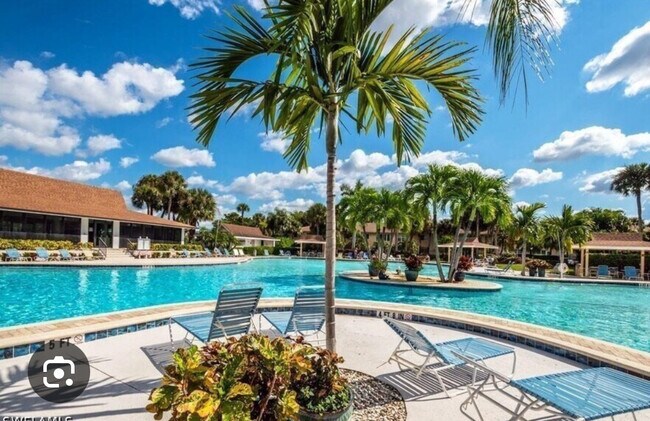 Foto del edificio - 4150 Looking Glass Ln
