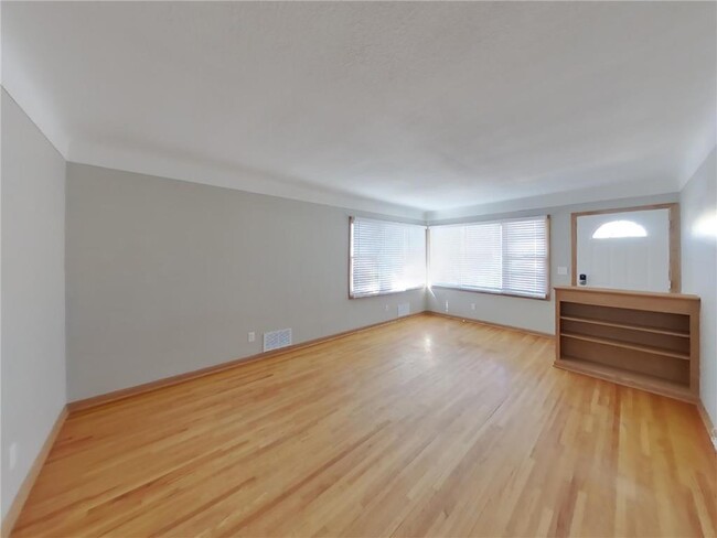 Building Photo - 216 S Dunlap St