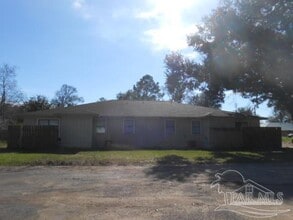 Building Photo - 130 E 9 Mile Rd