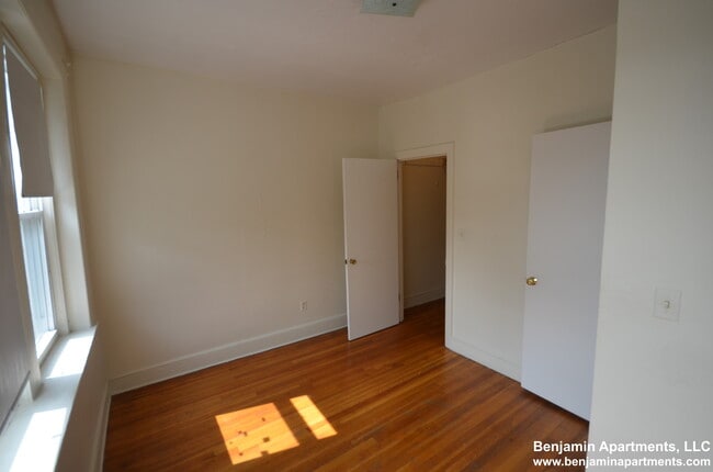 Building Photo - 33 Lancaster Terrace
