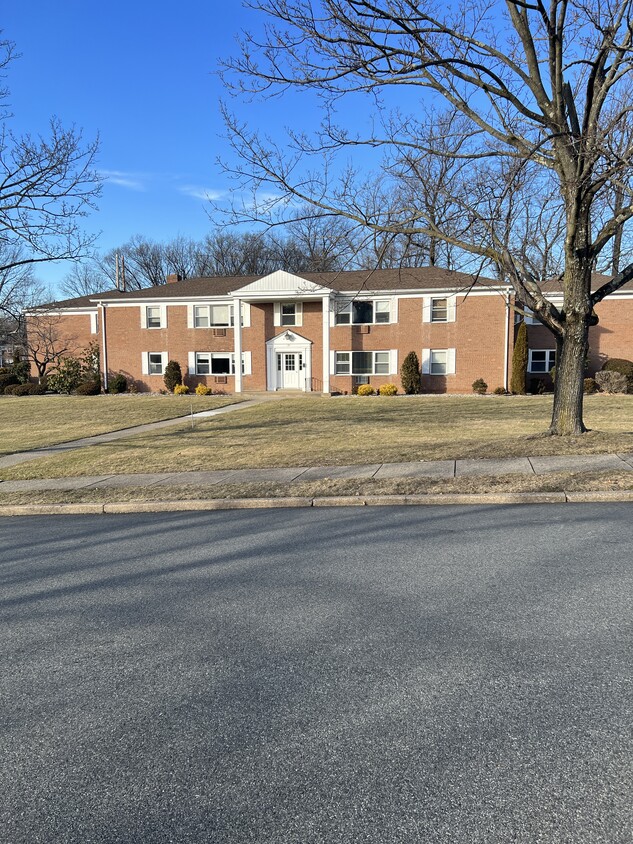 Foto principal - 25 Rolling Ridge Rd