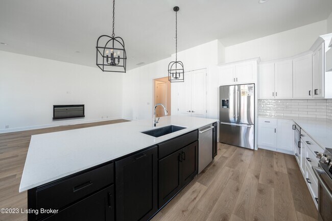 Foto del edificio - 12107 River Beauty Loop