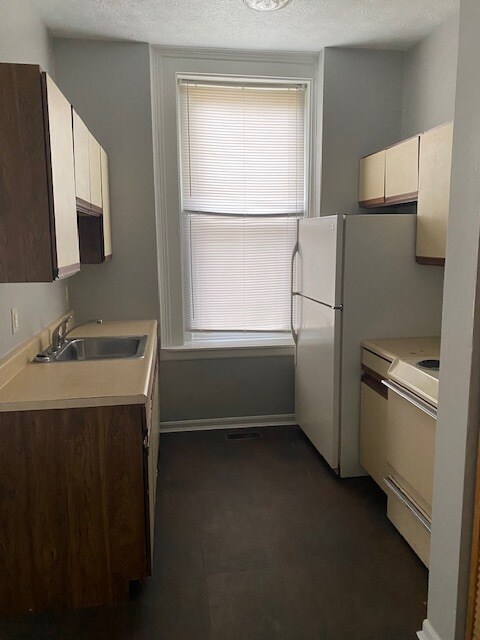 Foto del edificio - 331 E 13th St