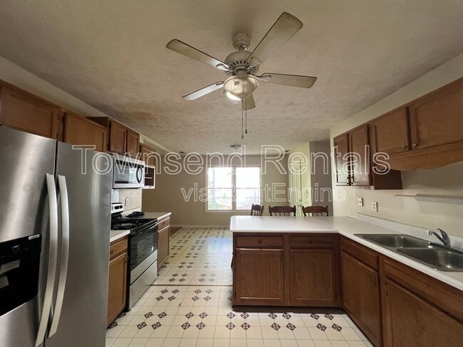 Foto del edificio - 745 Rim Rd