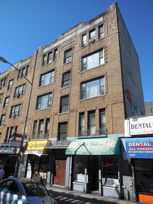 Foto principal - 1493-1495 Westchester Ave