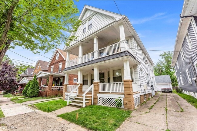 Building Photo - 2085 Robin St