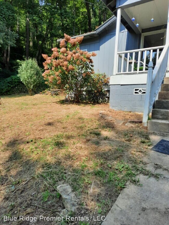 Building Photo - 2 br, 1 bath House - 6115 Skyland Drive
