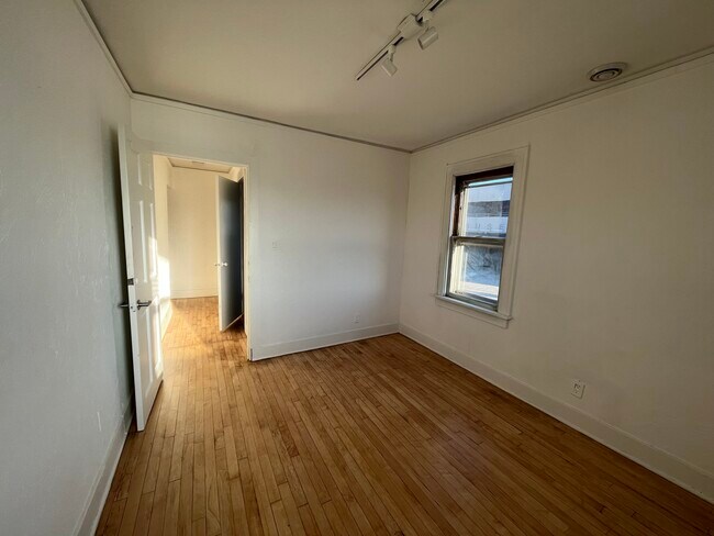 Foto del edificio - 136 E Saint Paul Ave