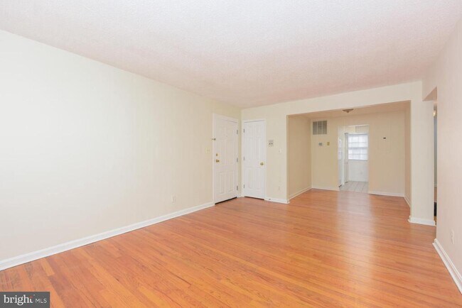 Foto del edificio - 415 N West St