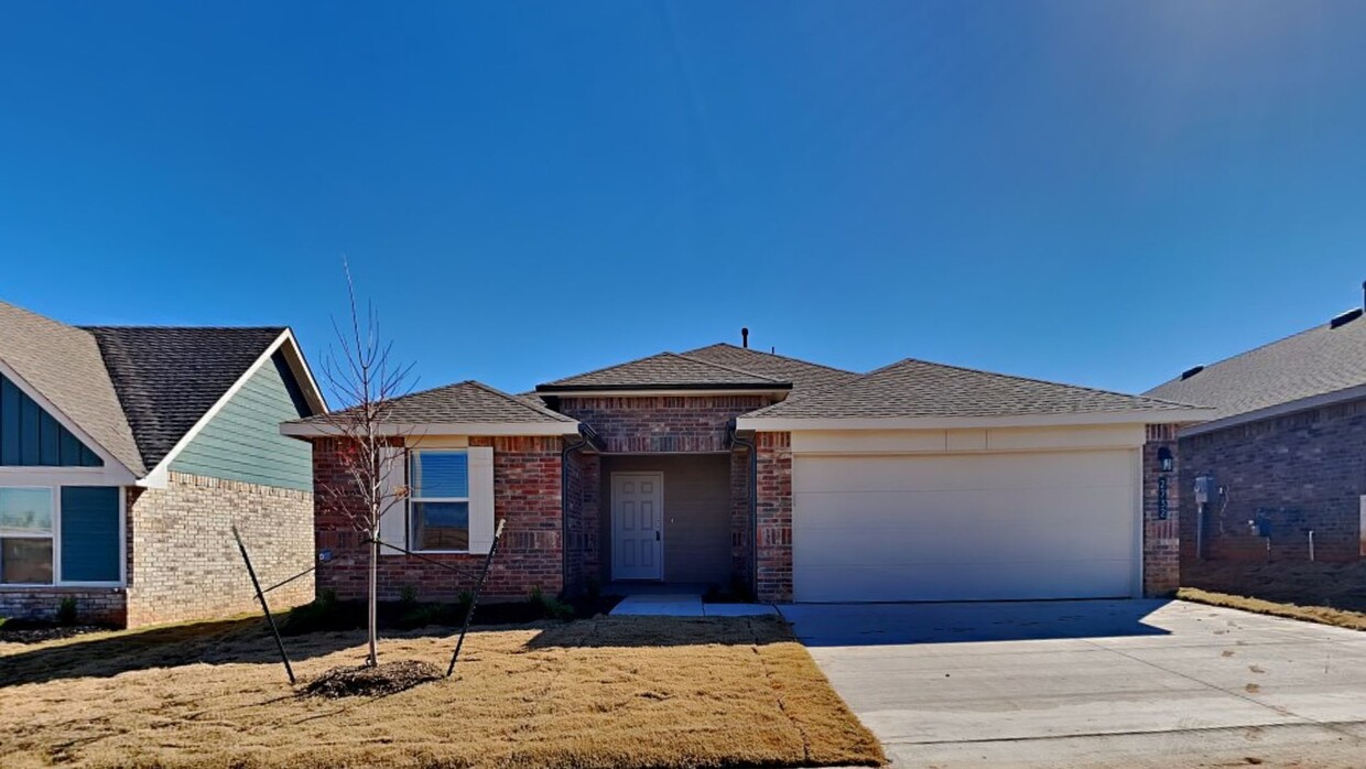 Primary Photo - Very Nice 3 Bedroom 2 Bath Home in Yukon S...