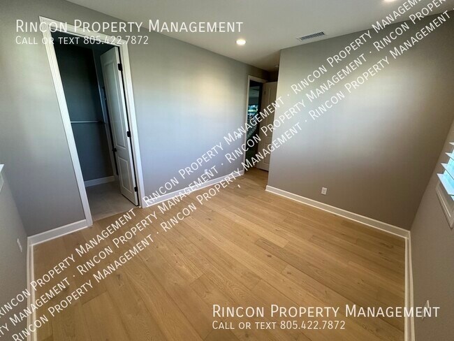 Foto del edificio - ONE BEDROOM RENTAL with Ensuite Bathroom a...