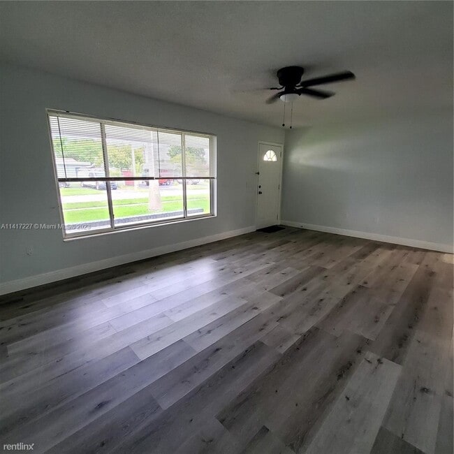 Building Photo - 3 br, 2 bath House - 9740 NW 25th St