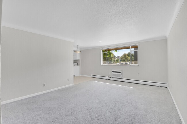 Foto del edificio - 2295 E Asbury Ave