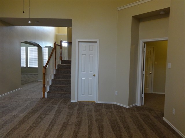 Building Photo - 541 N Parks Drive