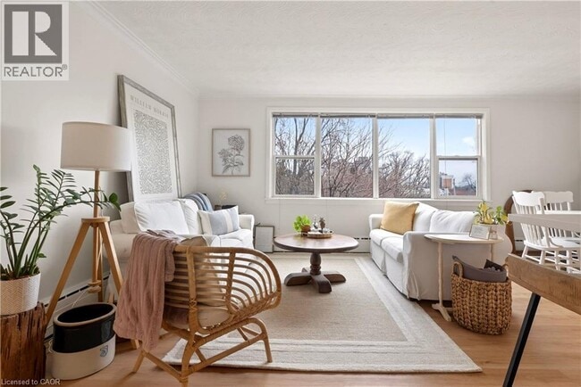 Photo du bâtiment - 2054 Courtland Dr