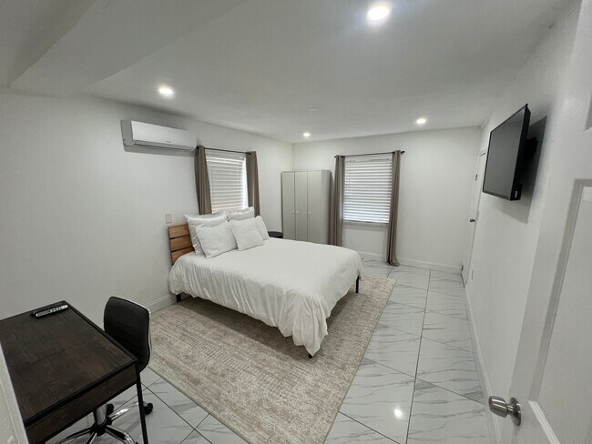 Foto del edificio - 4200 NW 11th Ct