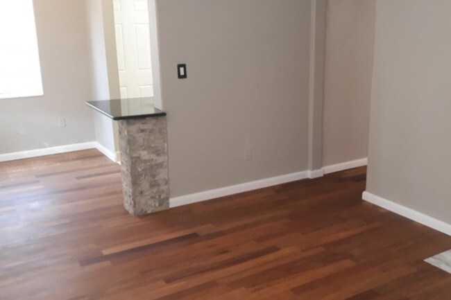 Foto del edificio - 507 NE 67th St