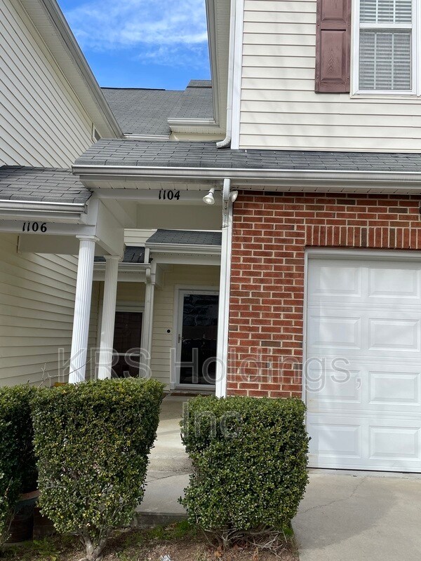Building Photo - 1104 Hadel Pl