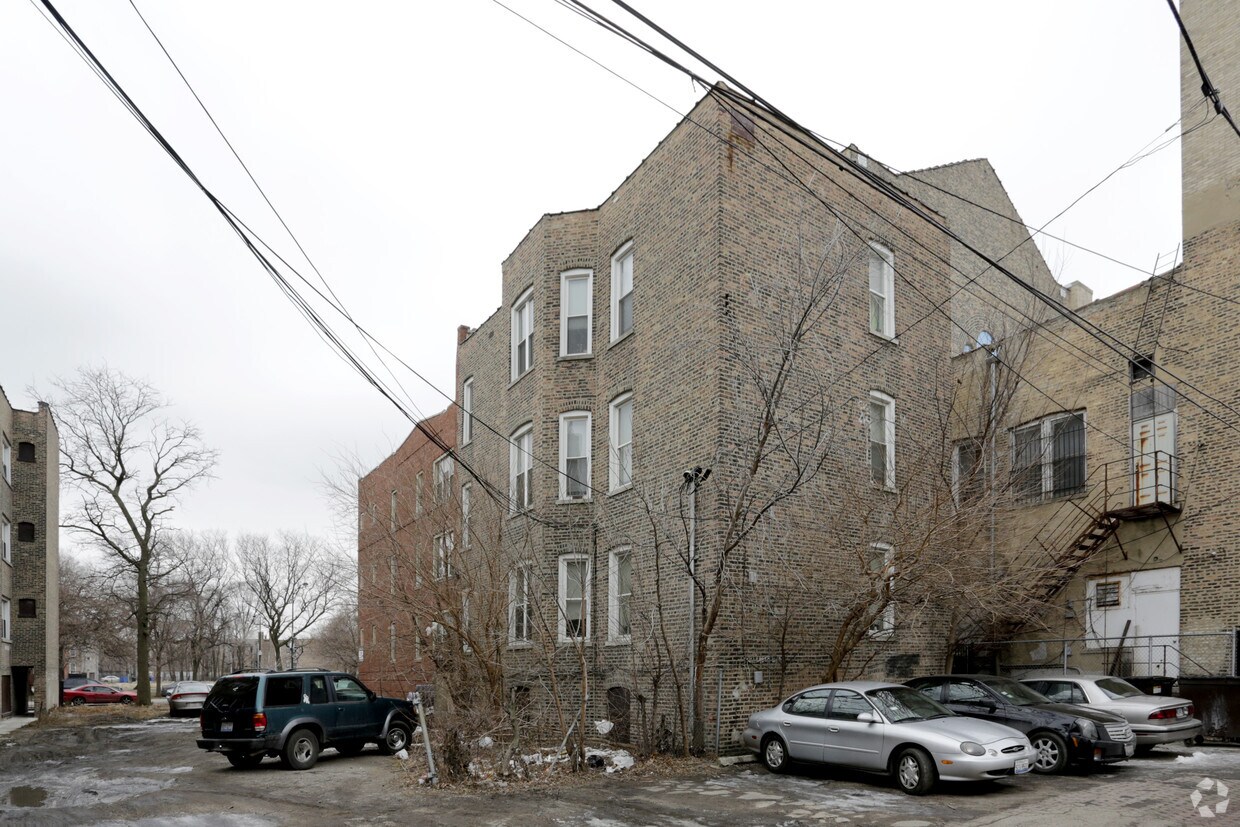 Building Photo - 3618 W Douglas Blvd