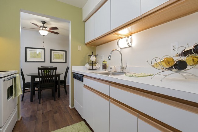 Foto del edificio - 24237 Country Squire St