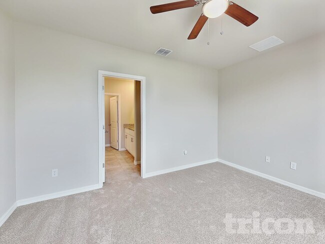 Foto del edificio - 7148 Boggy Crk Pl