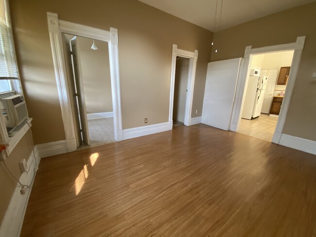 Foto del edificio - 1755 W 17th St