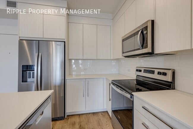 Building Photo - AMAZING 2 BEDS/ 2 BATHS CONDO
