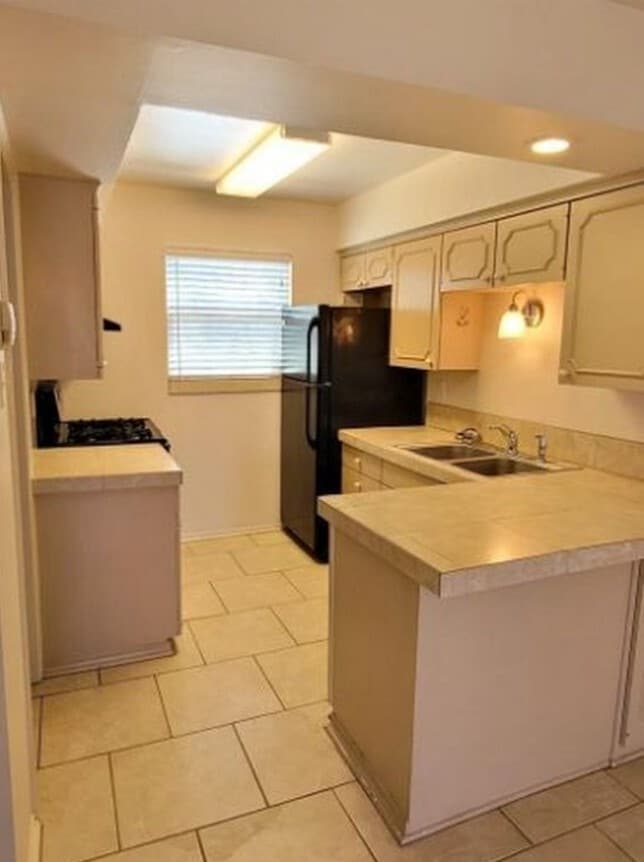 Building Photo - 601 George Ave
