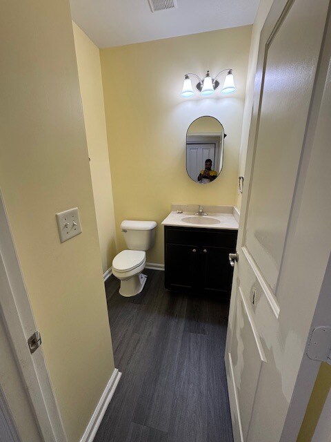 Foto del edificio - 1612 Halesworth Ln