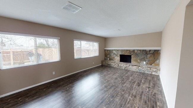 Building Photo - Coming Soon! Awesome 4/2 Single Story home in the heart of Loma Linda for Lease!