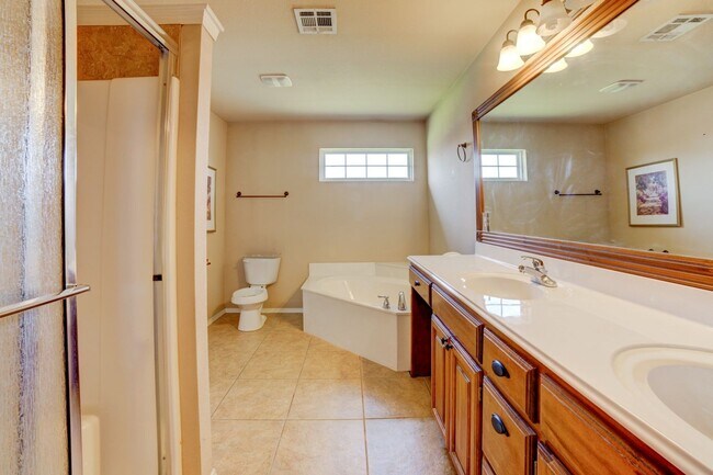 Foto del edificio - Tulsa Beauty Available Beginning of Januar...