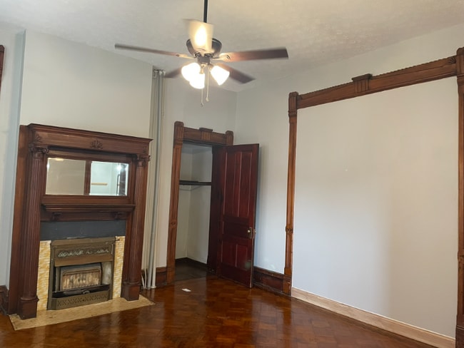 Building Photo - 65 Smith Pl