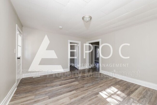 Foto del edificio - 721 Lakeside Ave