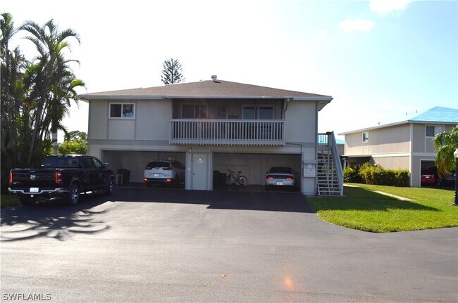 Building Photo - 3320 Ottawa Cir
