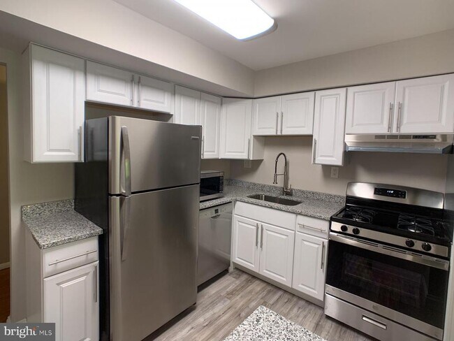Building Photo - 1811 Snow Meadow Ln