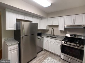Building Photo - 1811 Snow Meadow Ln