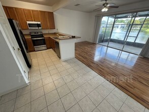 Building Photo - 5760 Sandstone Way