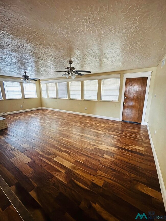 Building Photo - 1317 Stratford Ln